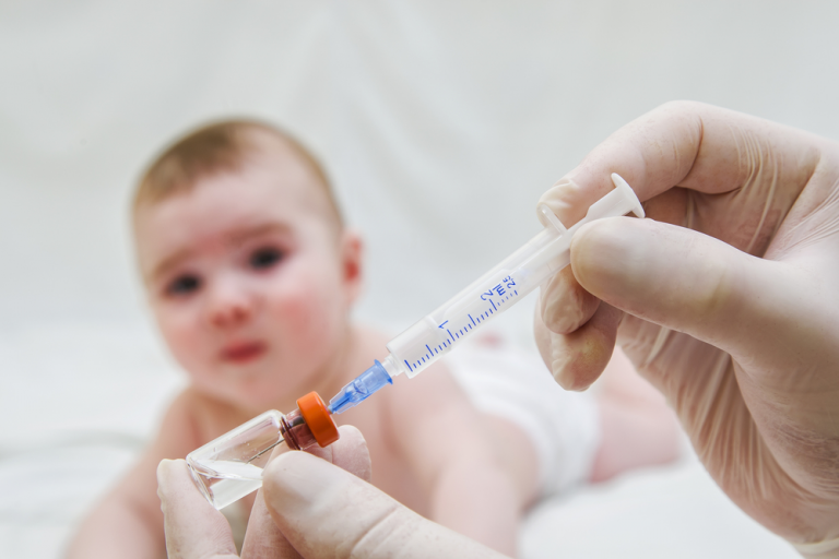Вакцинация против гепатита В на первом году жизни: насколько надежна защита?